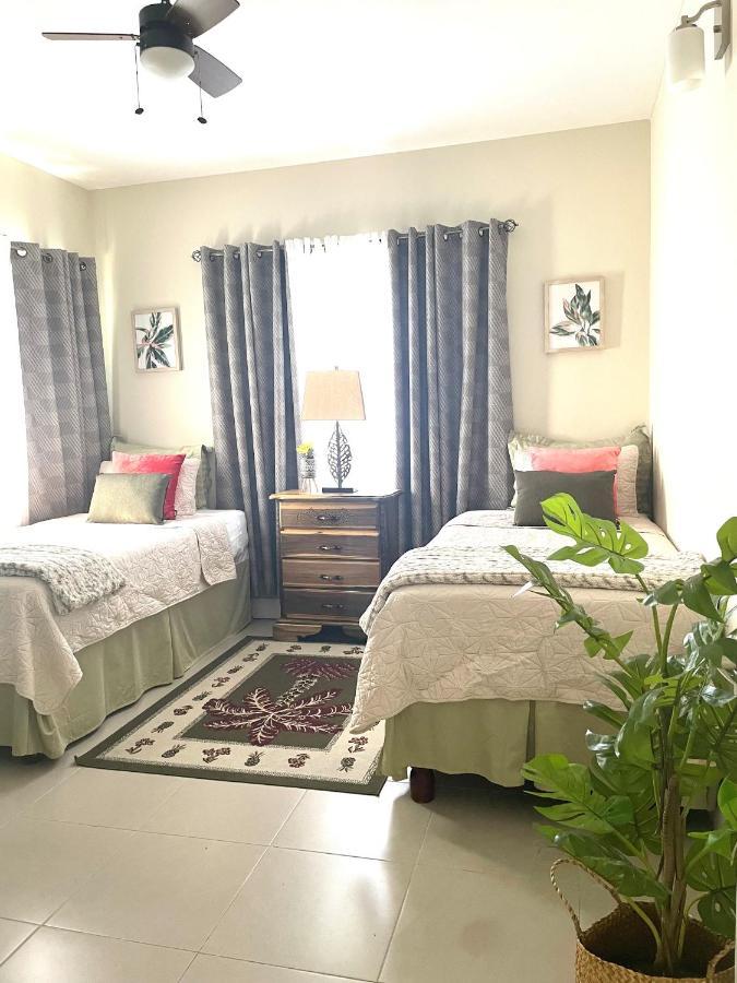 Seashore Vacation Home, Oceanpointe, Lucea, Jamaica Eksteriør bilde